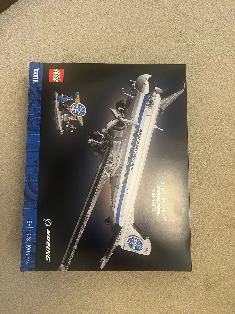 Pan Am Airliner LEGO - Image 3