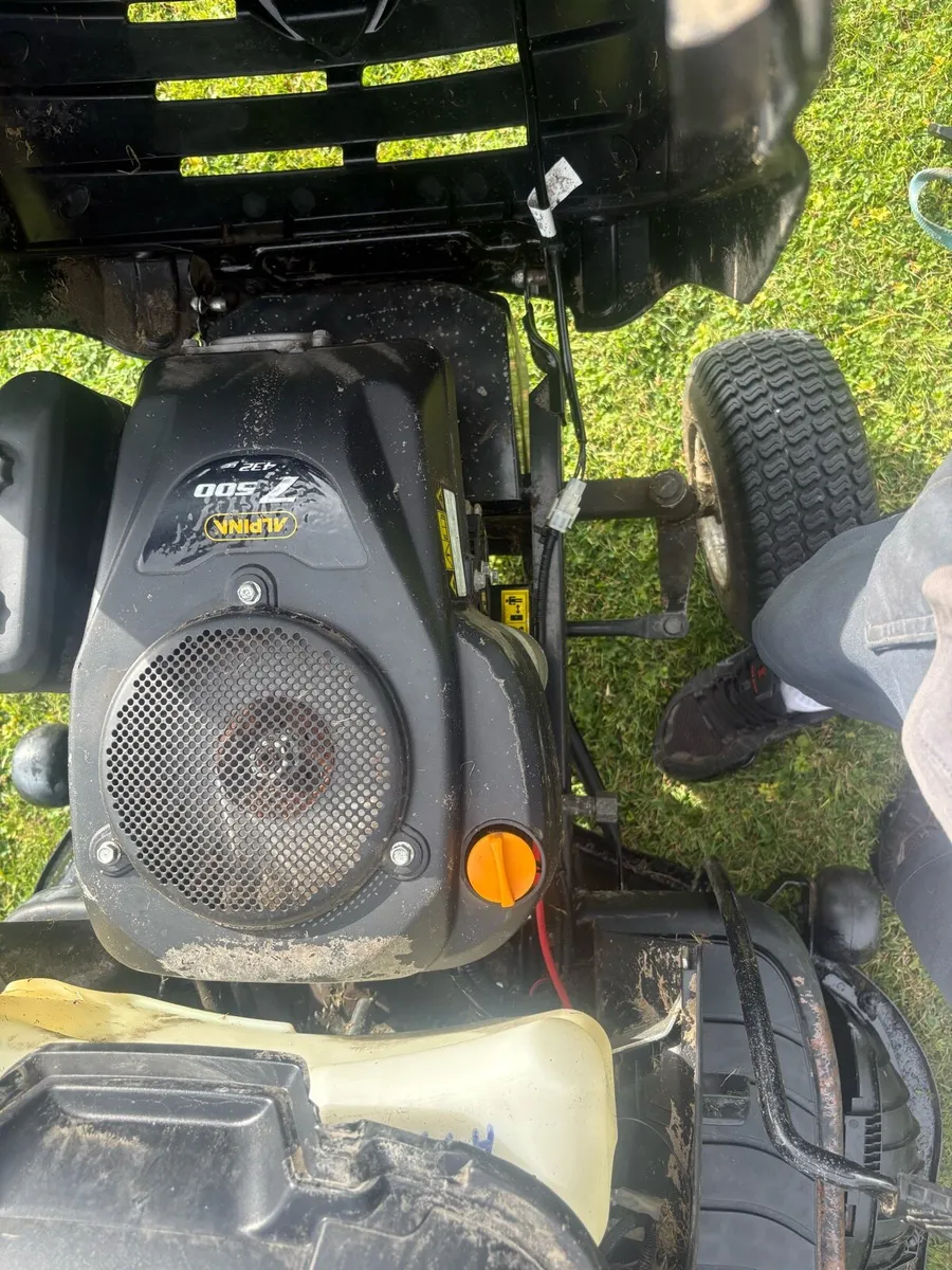 Alpina ride on mower - Image 4
