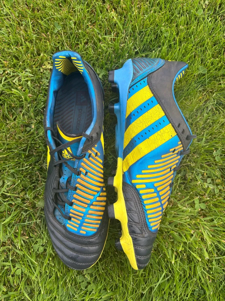 Football boots - Image 1