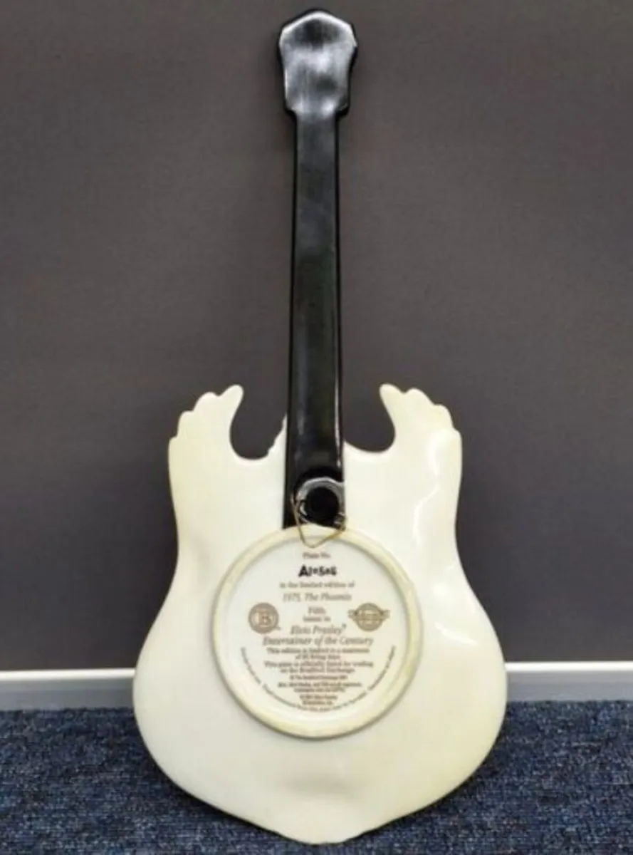 Elvis Presley Guitar Shaped Wall Plate - Image 3