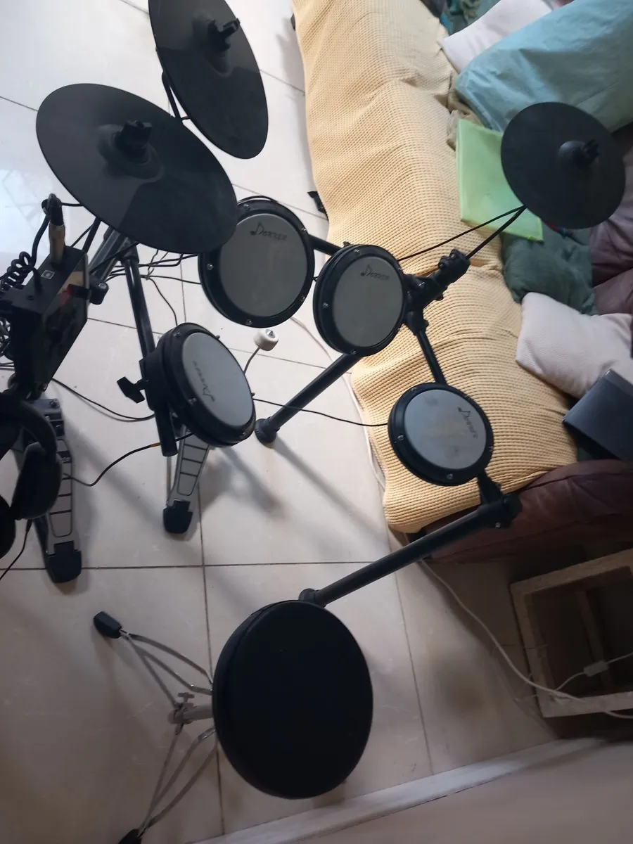 Electric drum kit - Image 1