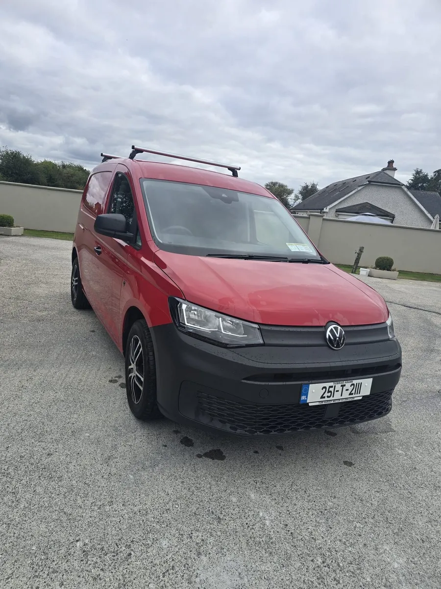 2025 VW Caddy  **Only 5K kms** DEPOSIT TAKEN - Image 3