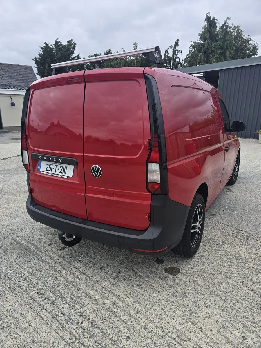 2025 VW Caddy  **Only 5K kms** DEPOSIT TAKEN - Image 4