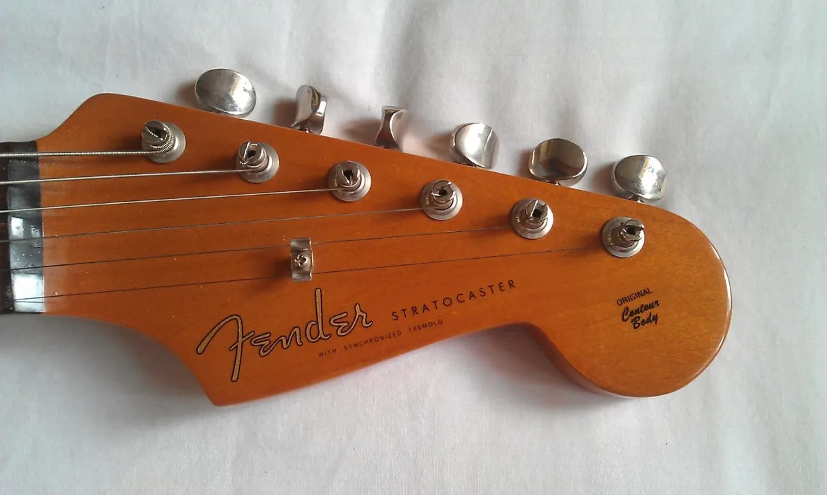 Fender stratocaster - Image 3
