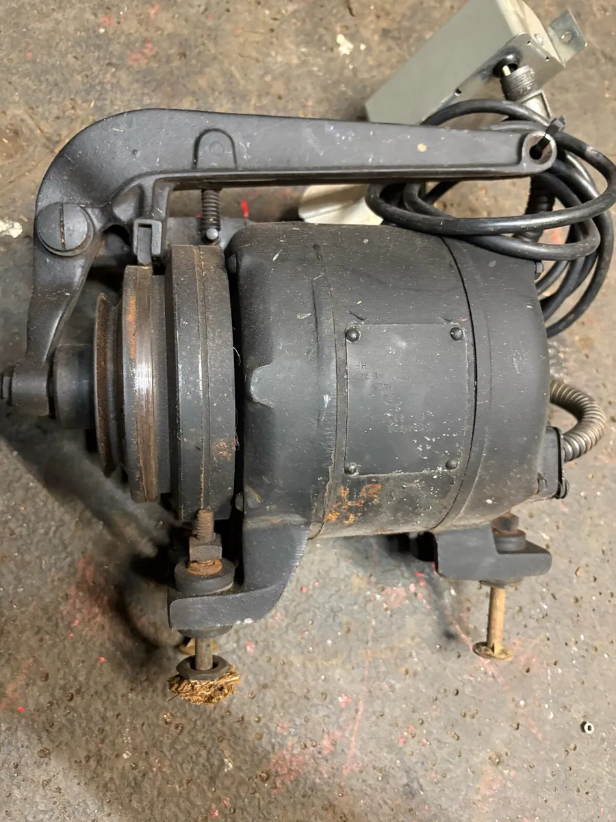 Sewing machine motor working perfect p.m. - Image 1