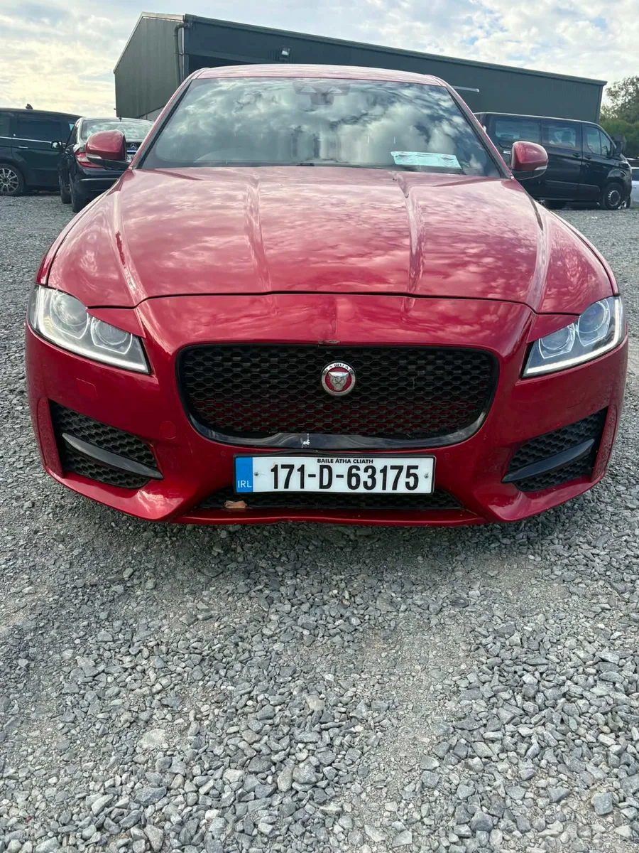 2017 jaguar xf 2.0diesel automatic - Image 4