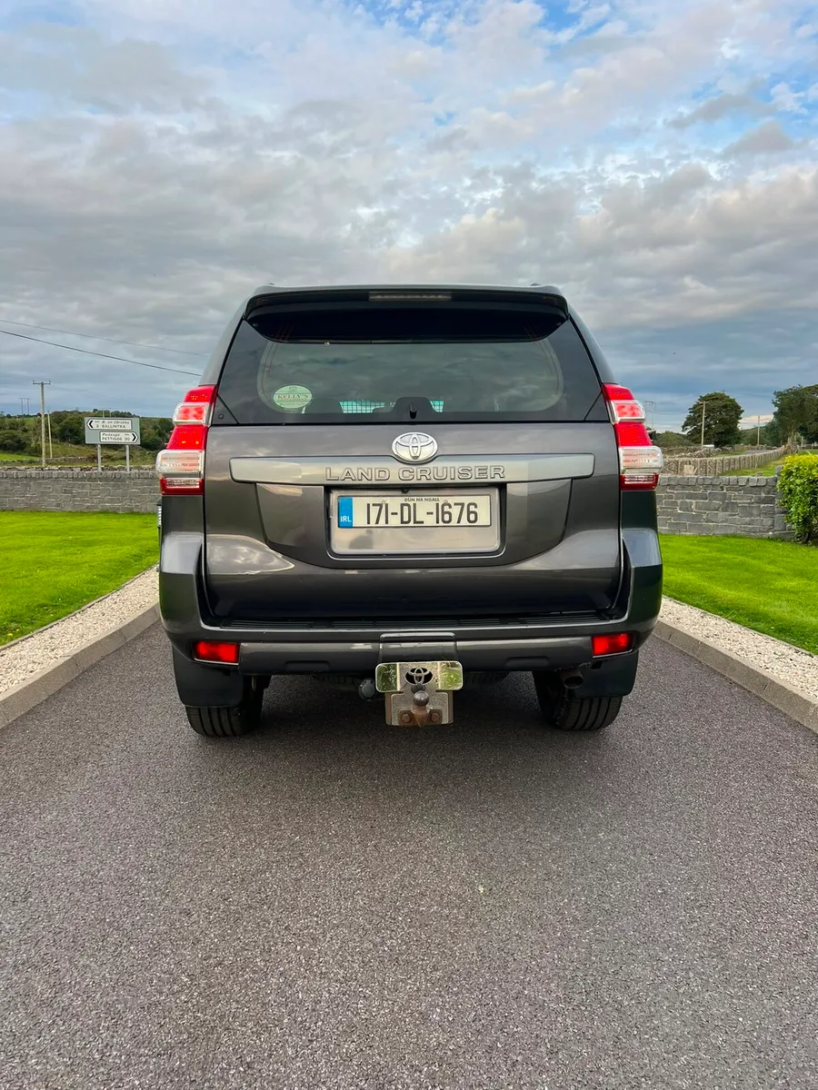 Toyota landcrusier - Image 2