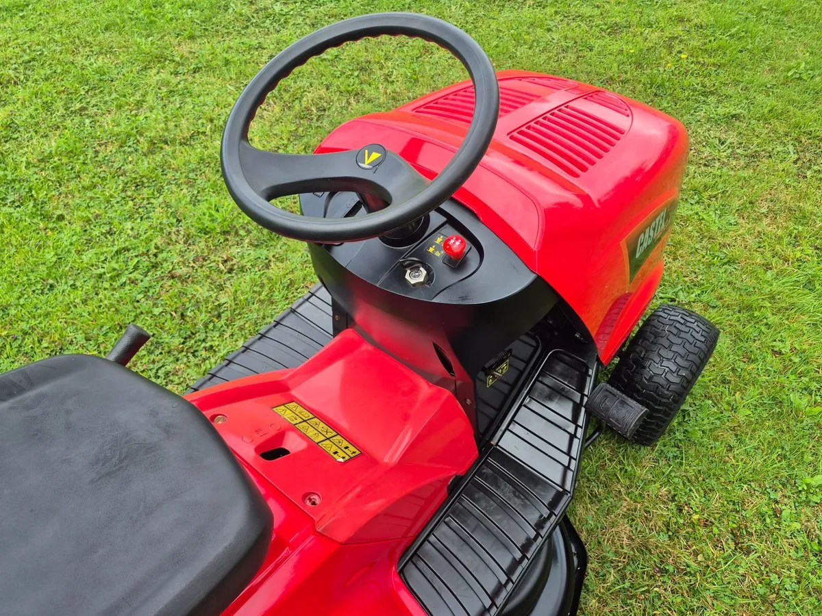 Castlegarden ride on lawnmower - Image 2