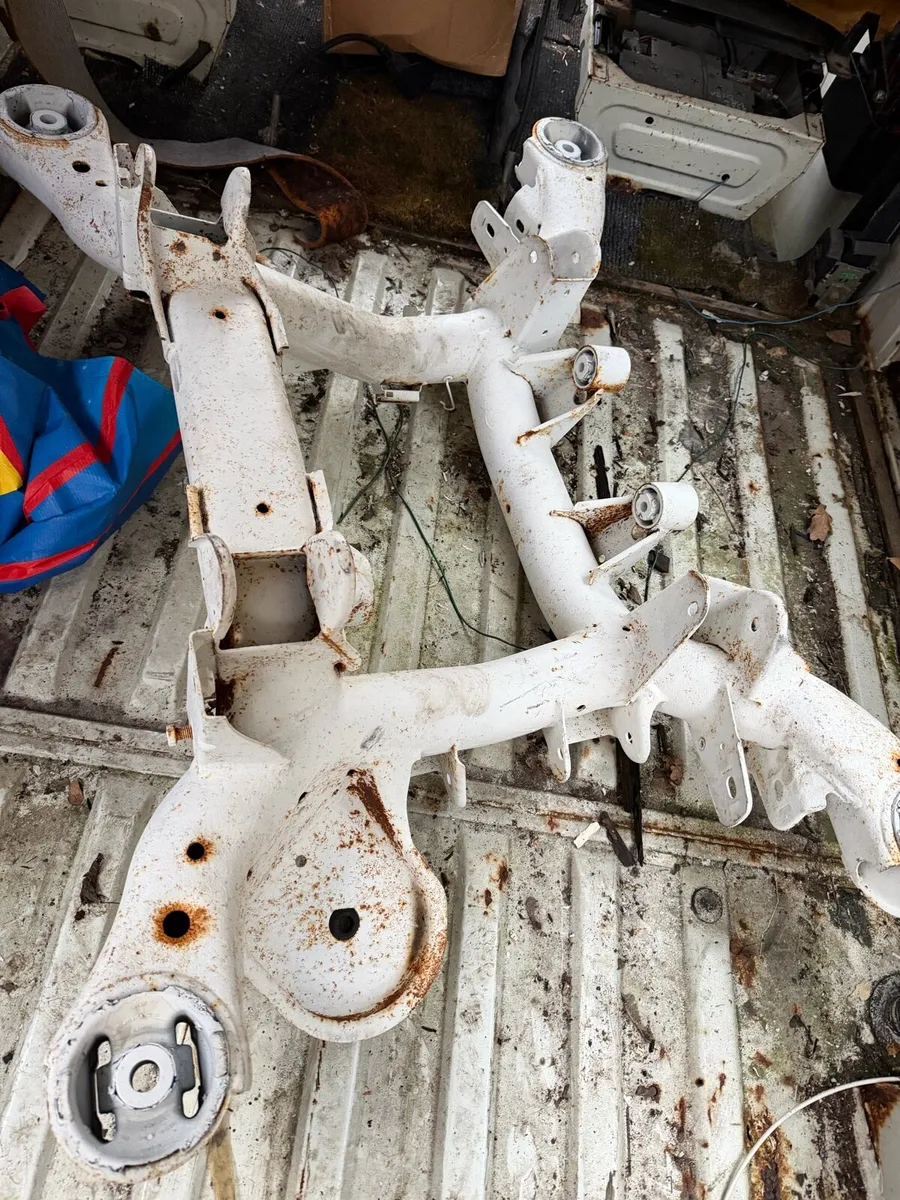 Land Rover rear subframe - Image 2