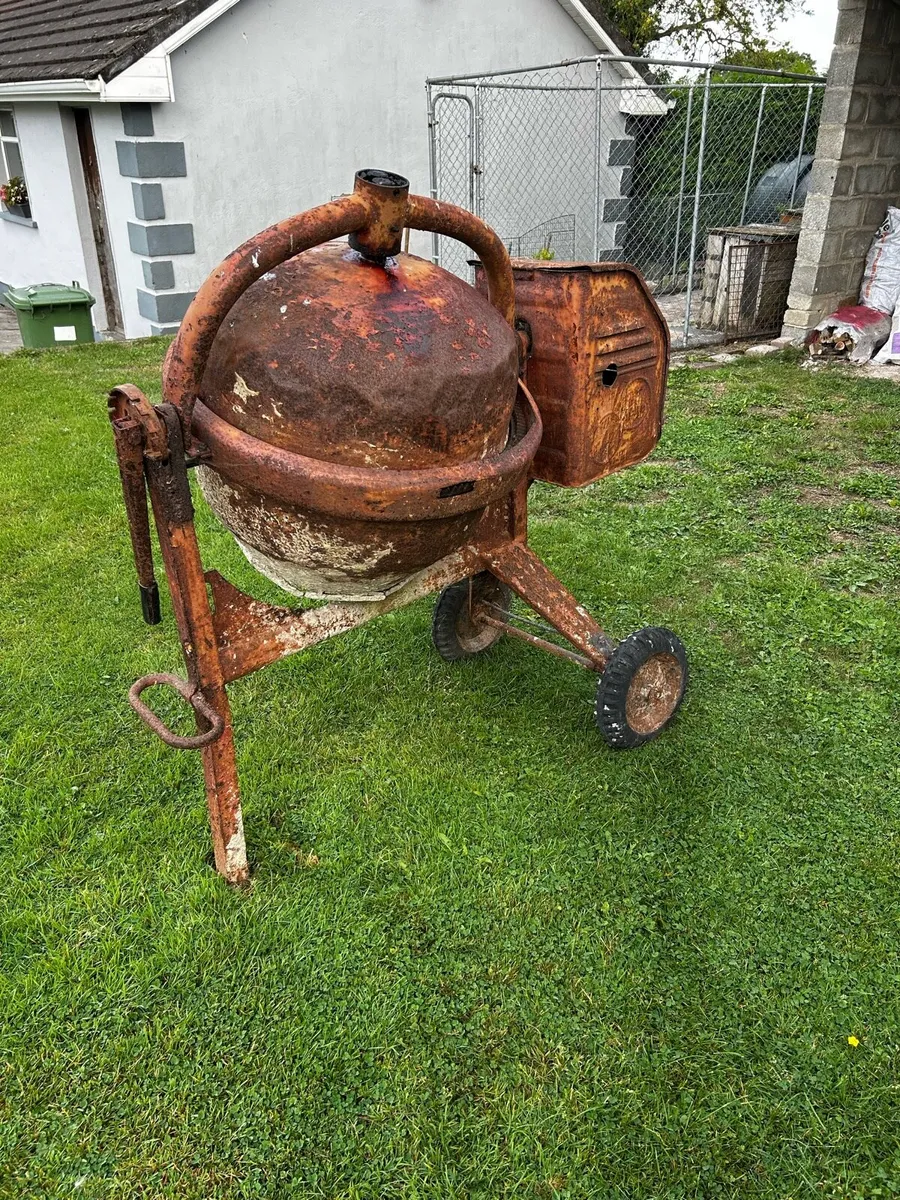 Cement mixer - Image 1
