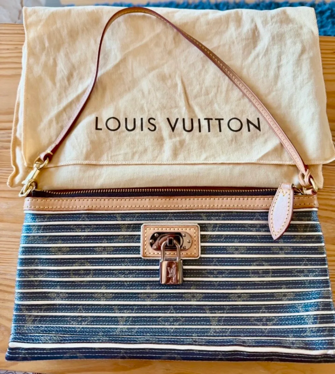 Louis Vuitton Monogram Eden Zoe pockets - Image 1