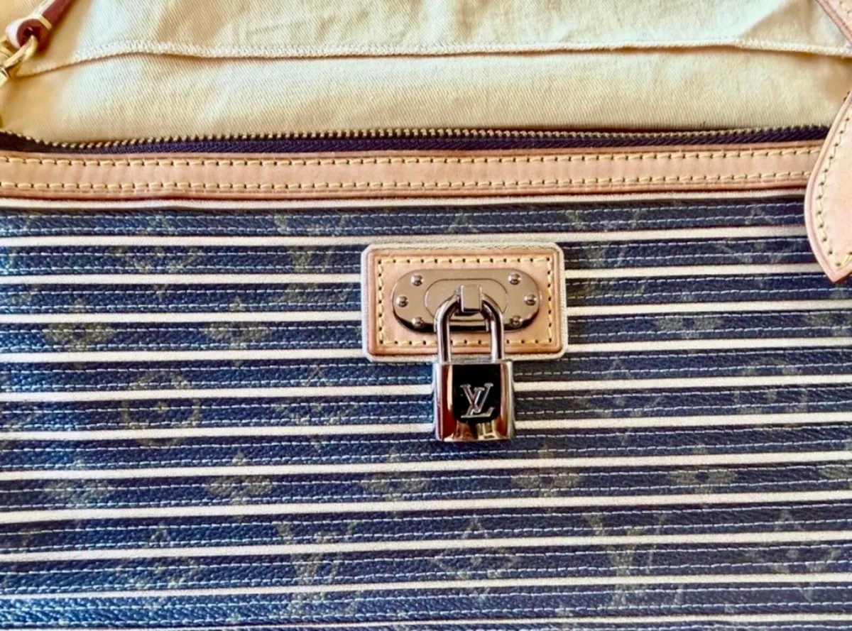 Louis Vuitton Monogram Eden Zoe pockets - Image 3