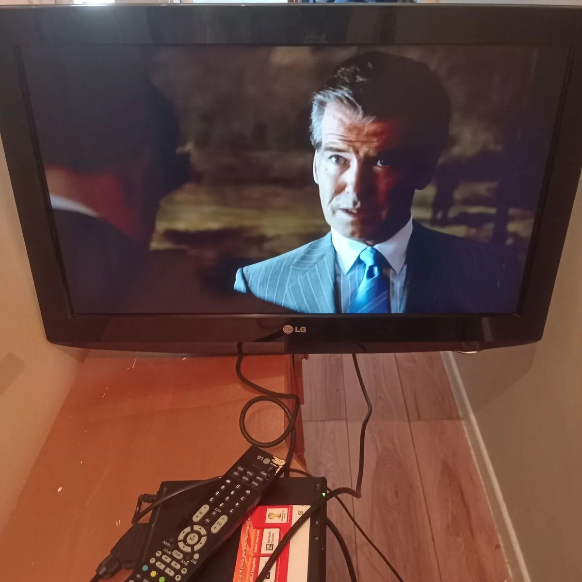 36in LG tv - Image 1
