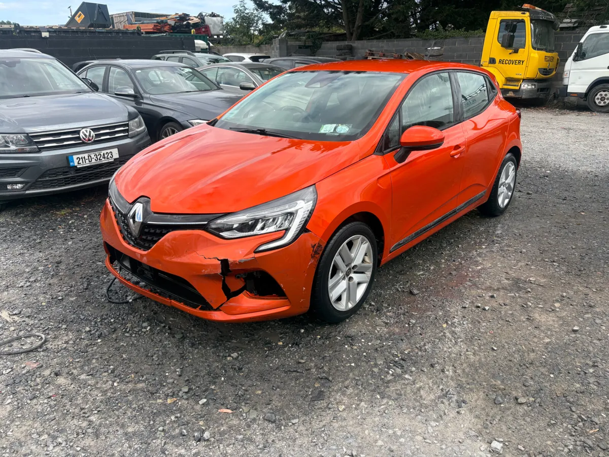 2020 Renault Clio 1.0 Petrol very light damage - Image 1