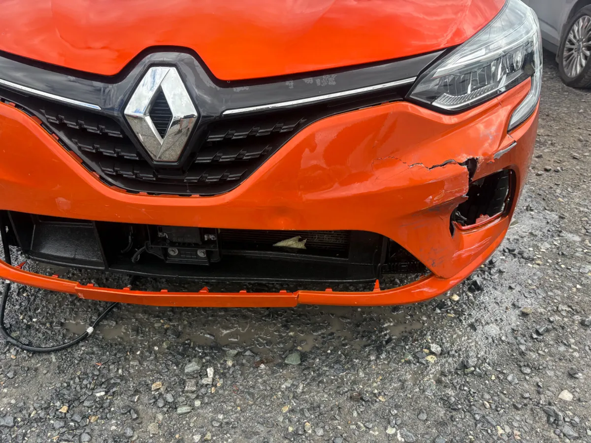 2020 Renault Clio 1.0 Petrol very light damage - Image 3