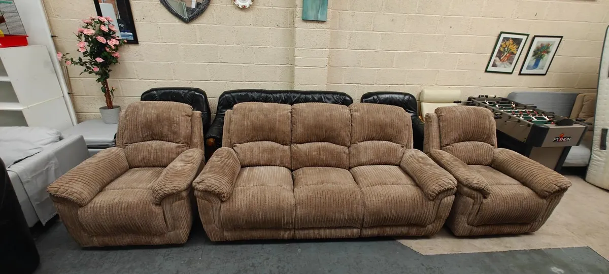 3+1+1 Recliner Suite - Image 2