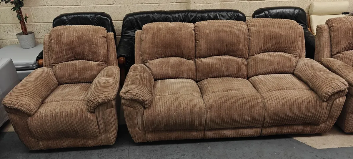 3+1+1 Recliner Suite - Image 4