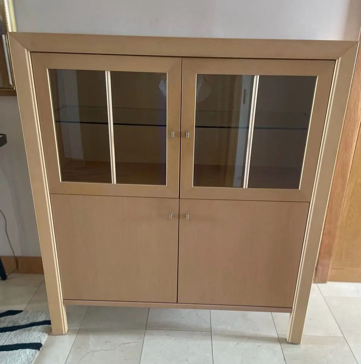 Scovby maple display cabinet - Image 1