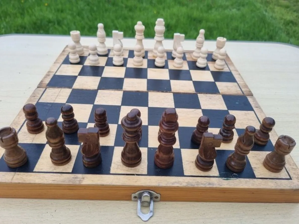 Vintage classic folding wooden chess set - Image 1