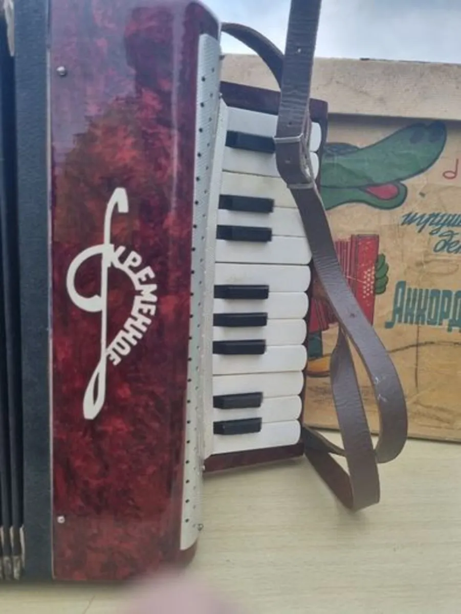 Soviet children's accordion "Kremennoe" - Image 4