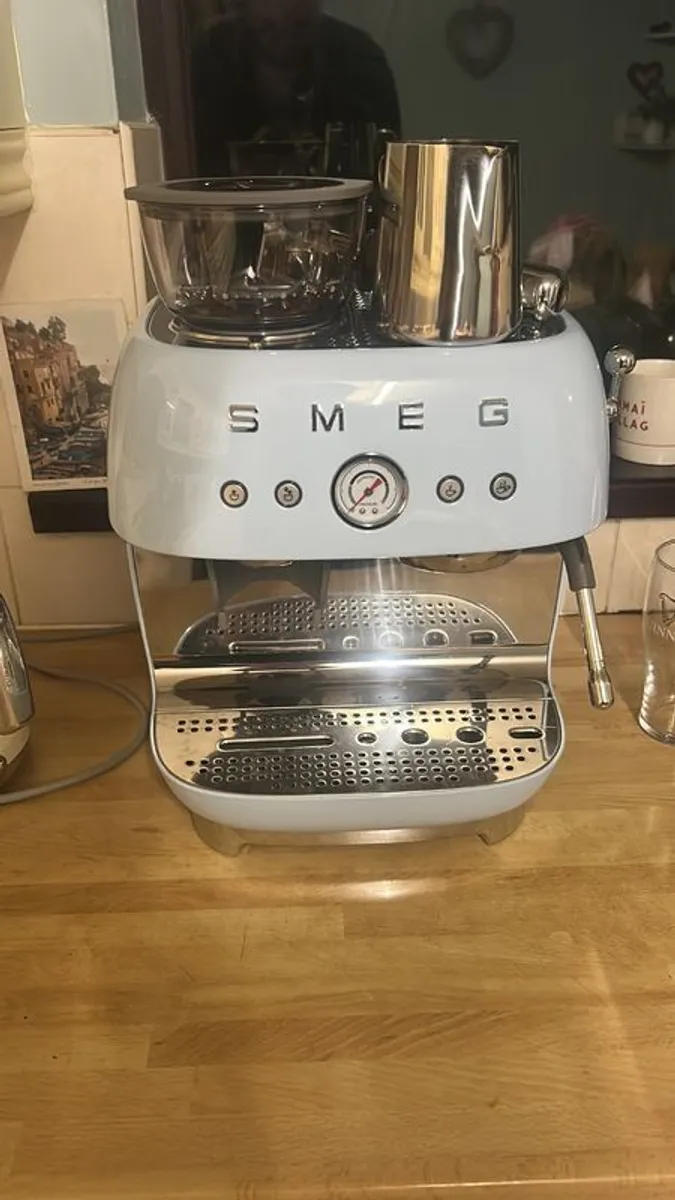 Smeg Coffee machine EGF03PB - Image 1