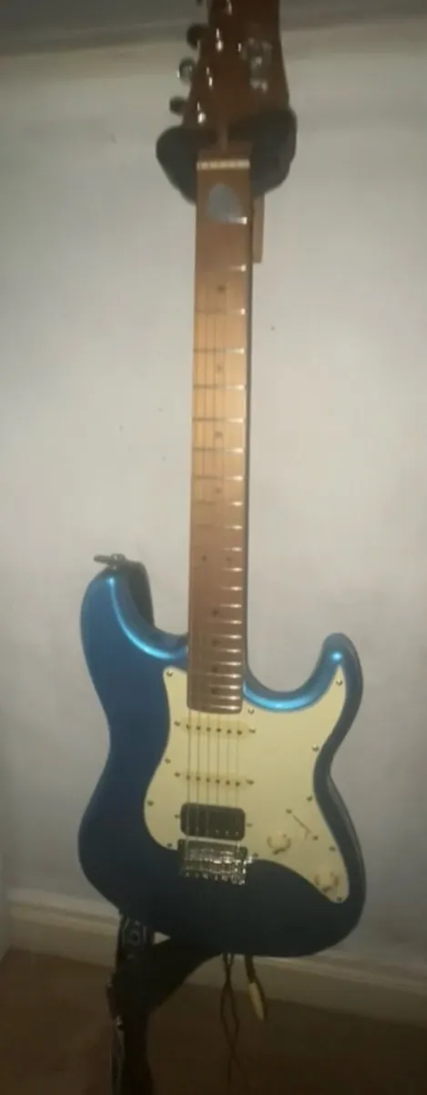 Jet guitar and blackstar amplifier - Image 3