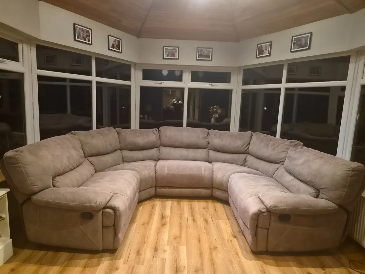 Settee - Image 3