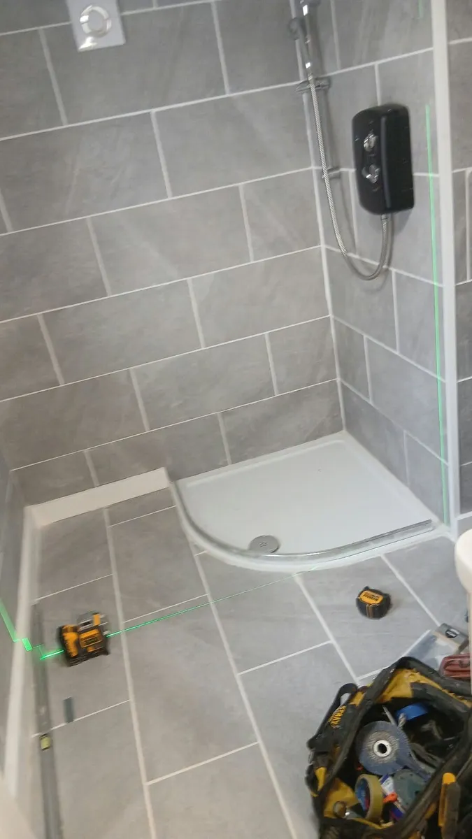 Professional Handyman, Builder & Carpenter availab - Image 1