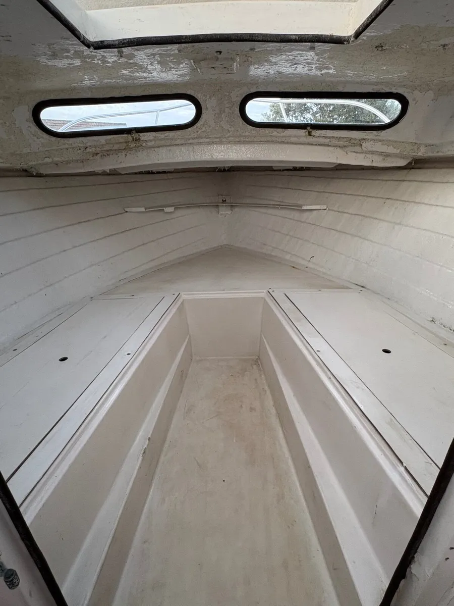 23ft Manxman Cabin Boat - Image 2