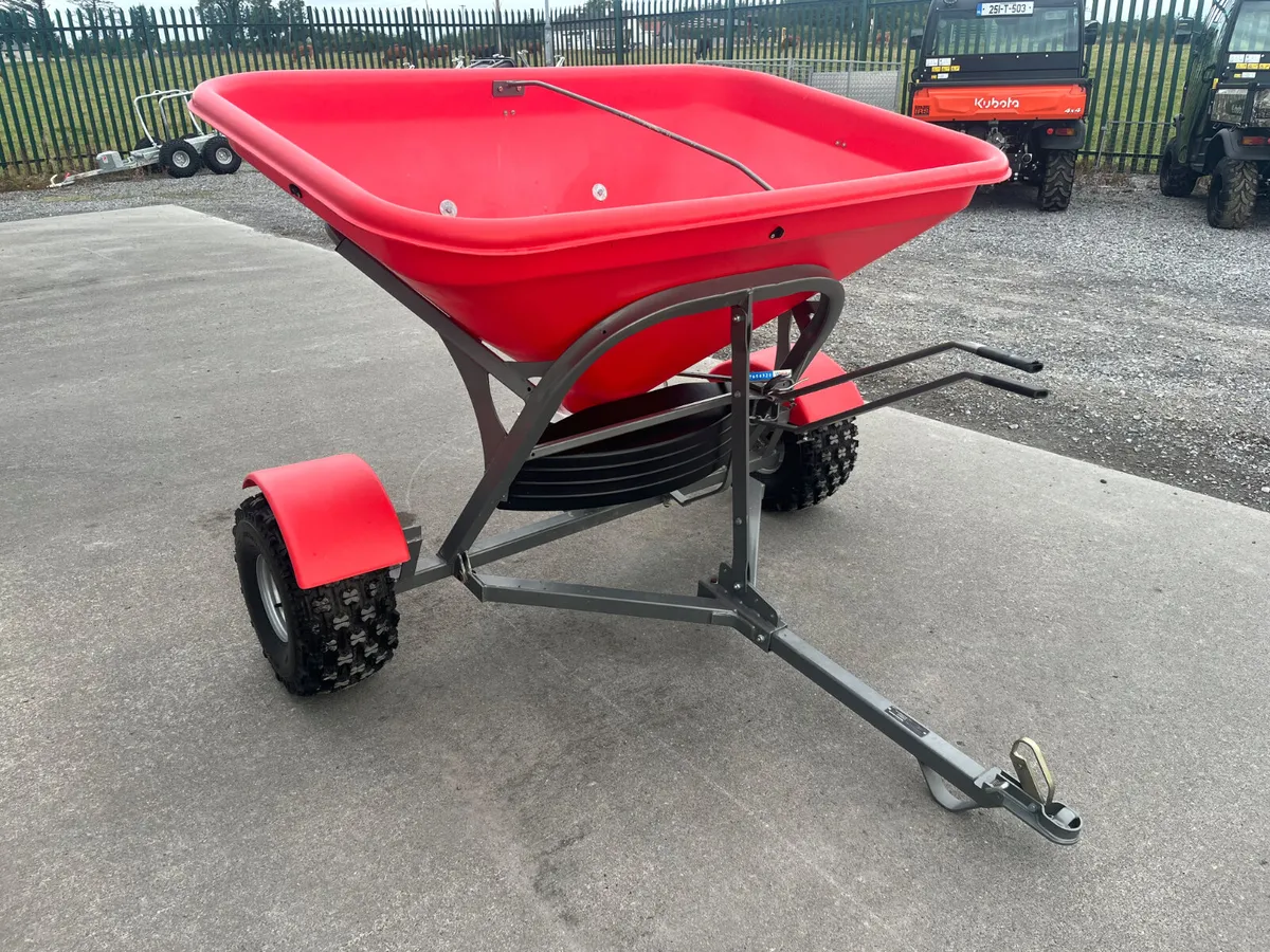 Used 26’ Walco 500 Fert Spreader - Image 1