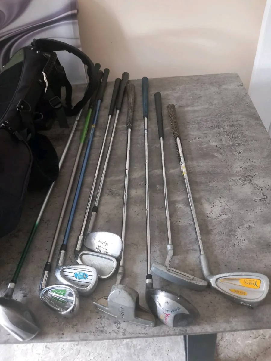 Junior golf clubs and bag. - Image 3