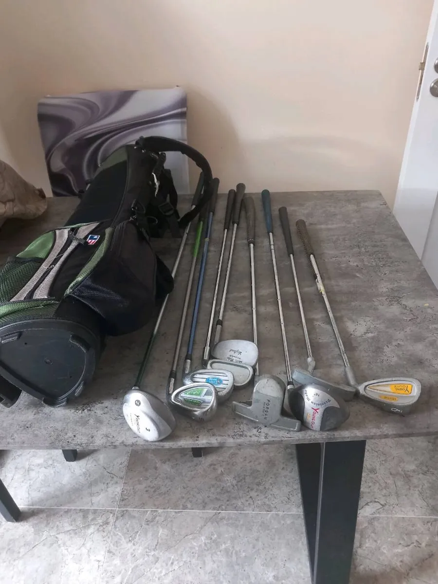 Junior golf clubs and bag. - Image 2