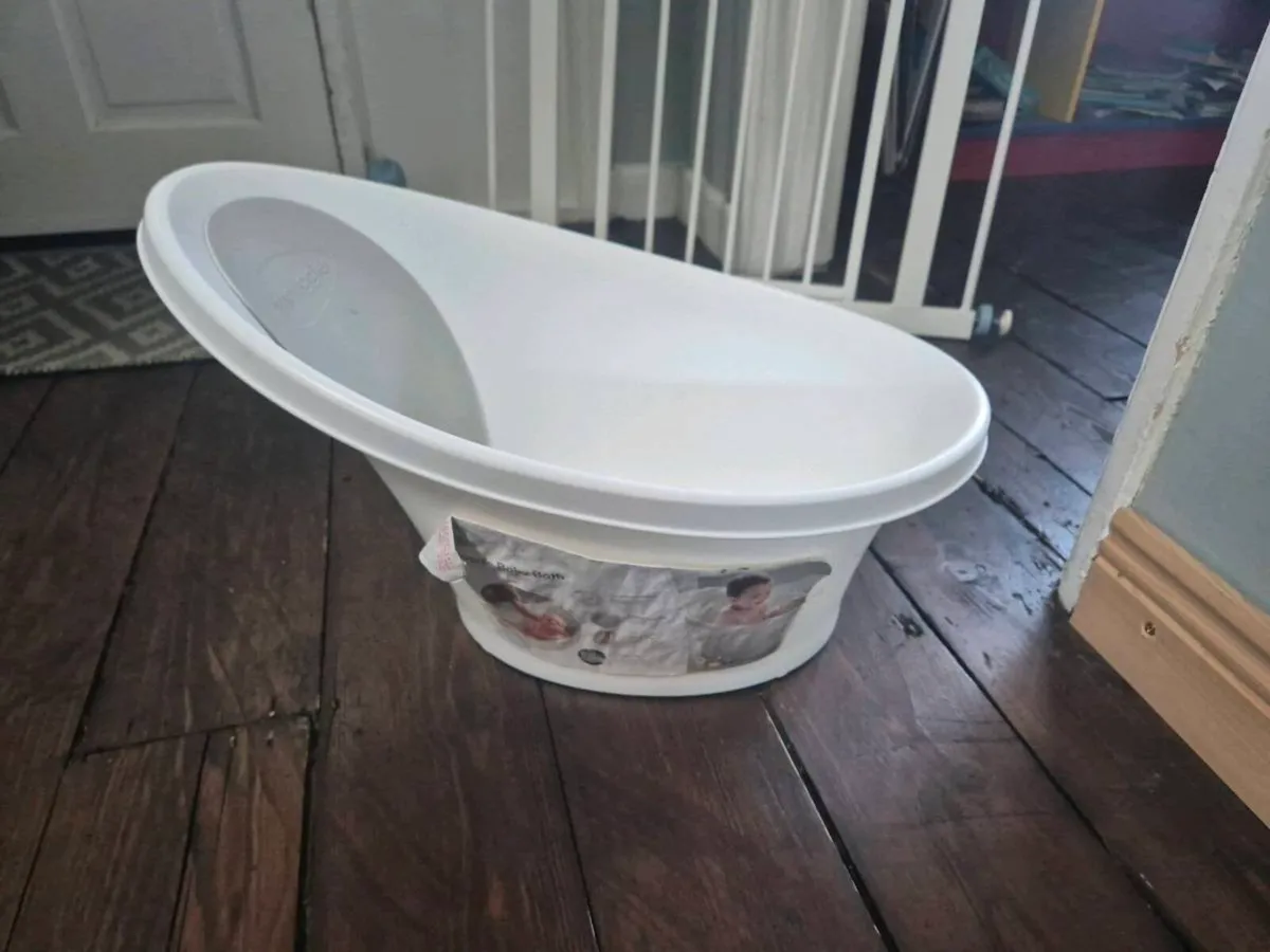 shnuggle baby bath (FREE) - Image 1