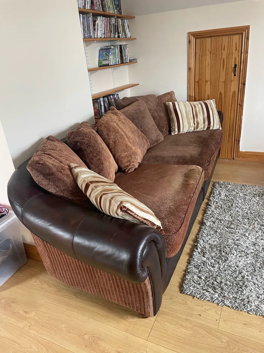 Large couch - Image 3