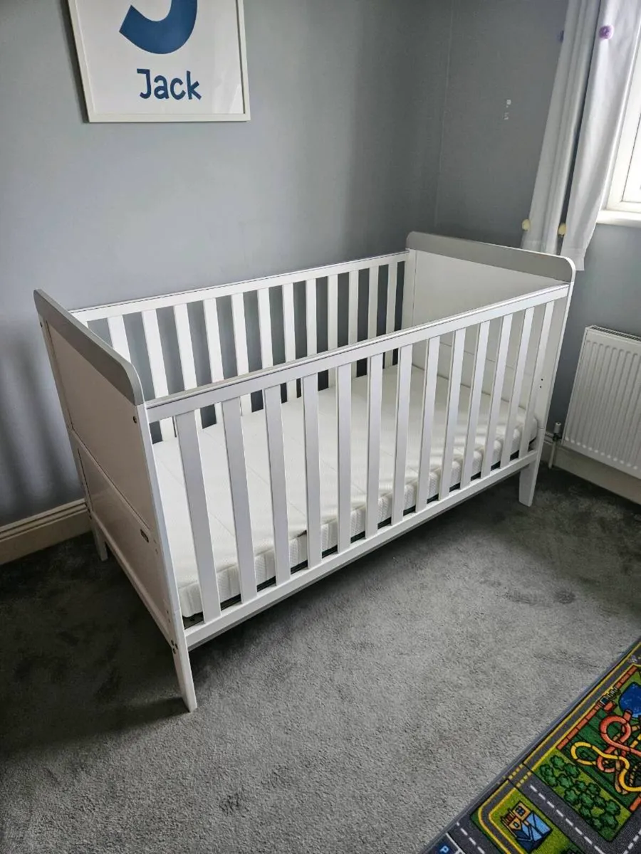 Baby Elegance Cot - Image 1