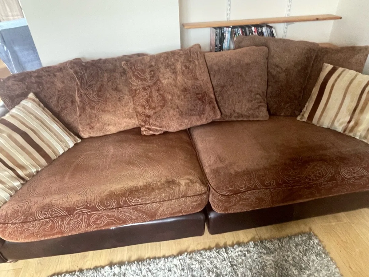 Large couch - Image 2