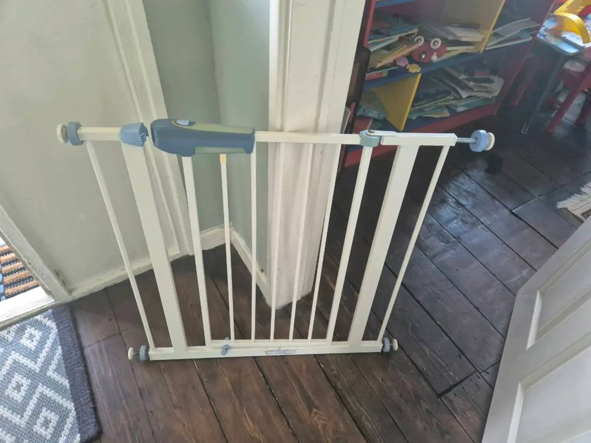 Baby gate (FREE)