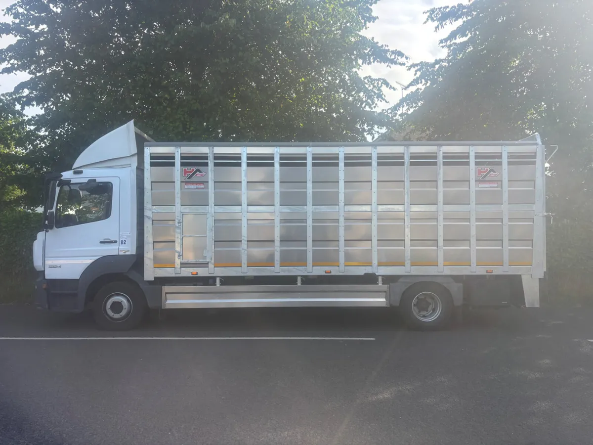 Mercedes atego cattle lorry - Image 2