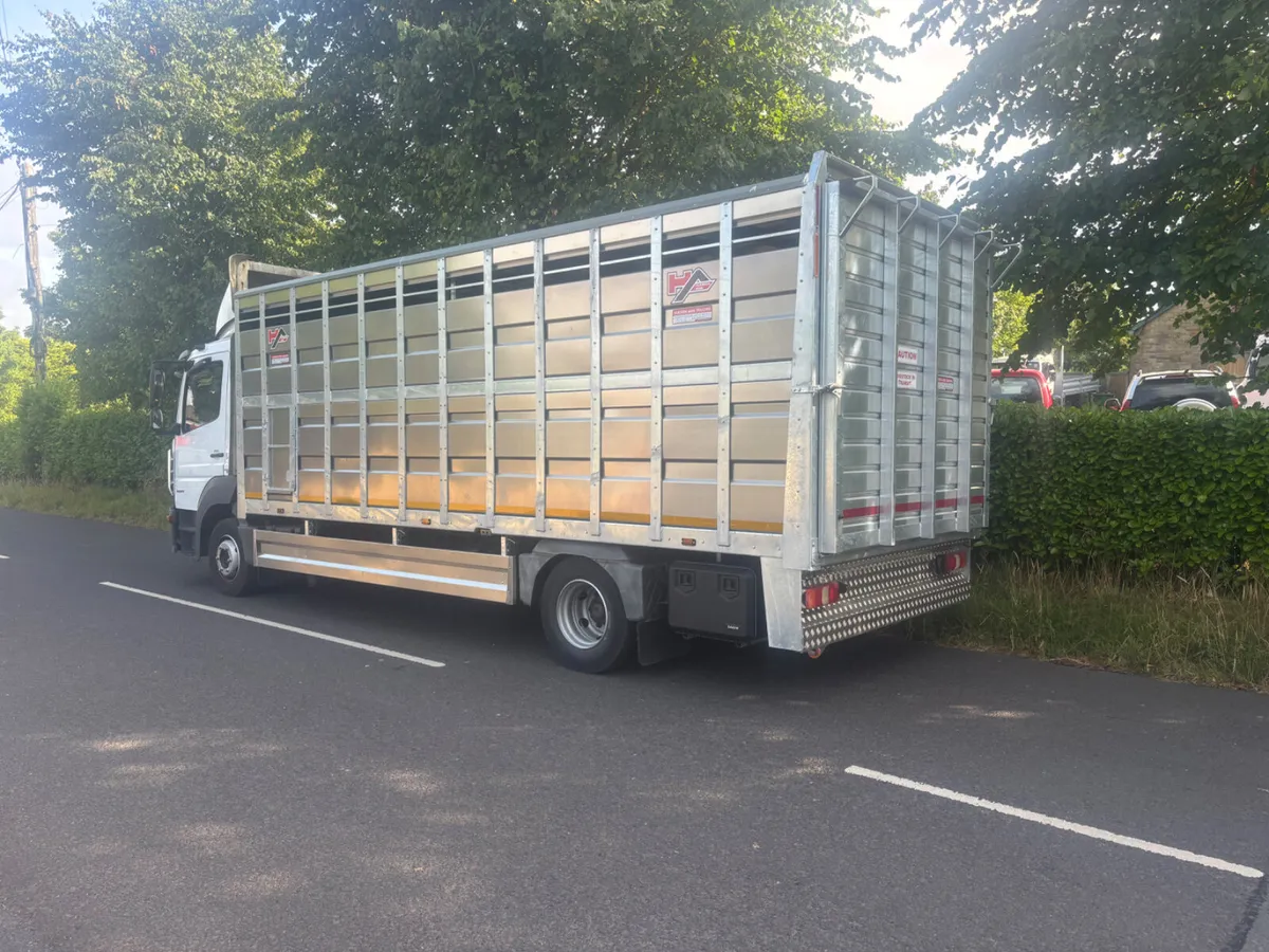 Mercedes atego cattle lorry - Image 3