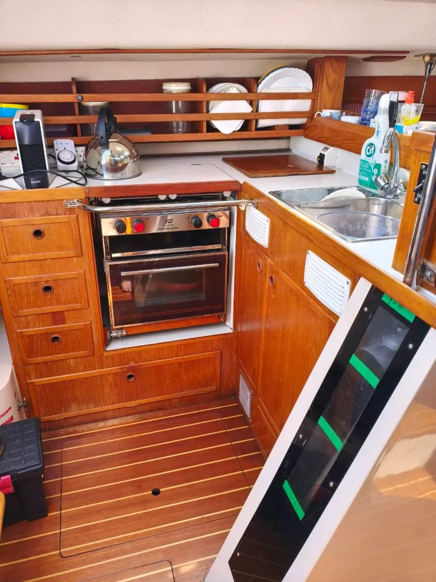 Southerly 100 cruising yacht - Image 4