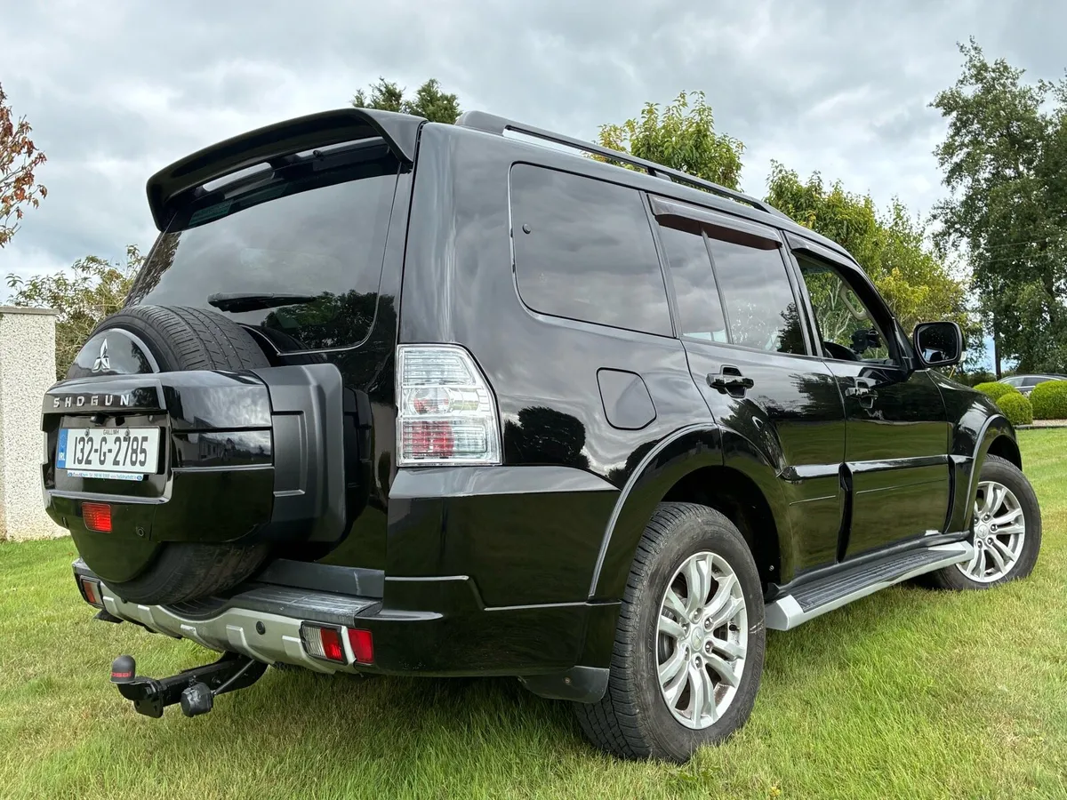 2013 Mitsubishi Pajero crew cab - Image 3