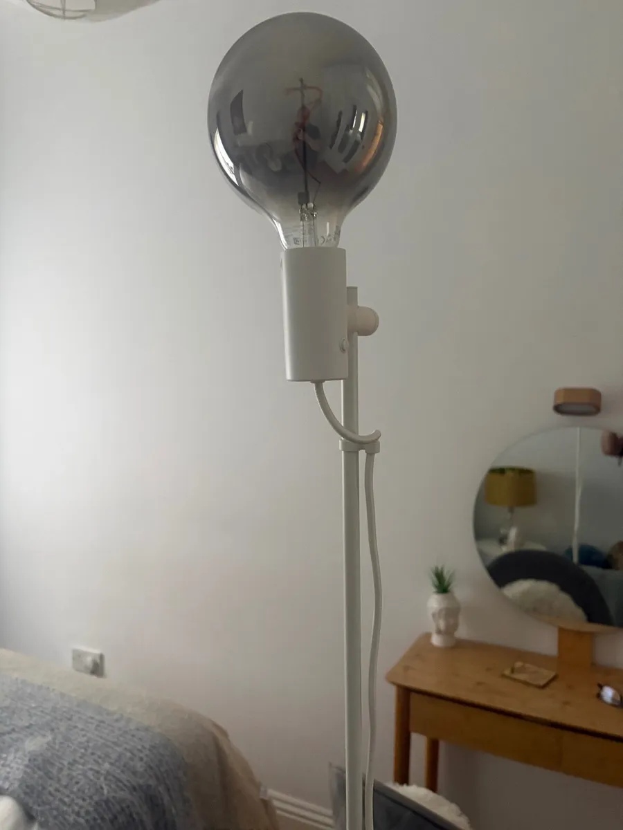 FLOOR LAMP with LED bulb - Image 3