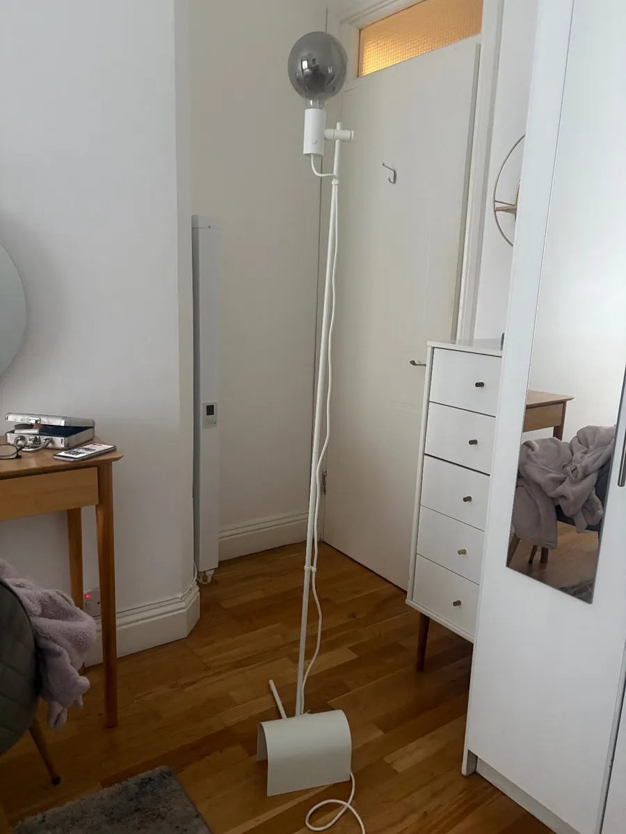 FLOOR LAMP with LED bulb - Image 4