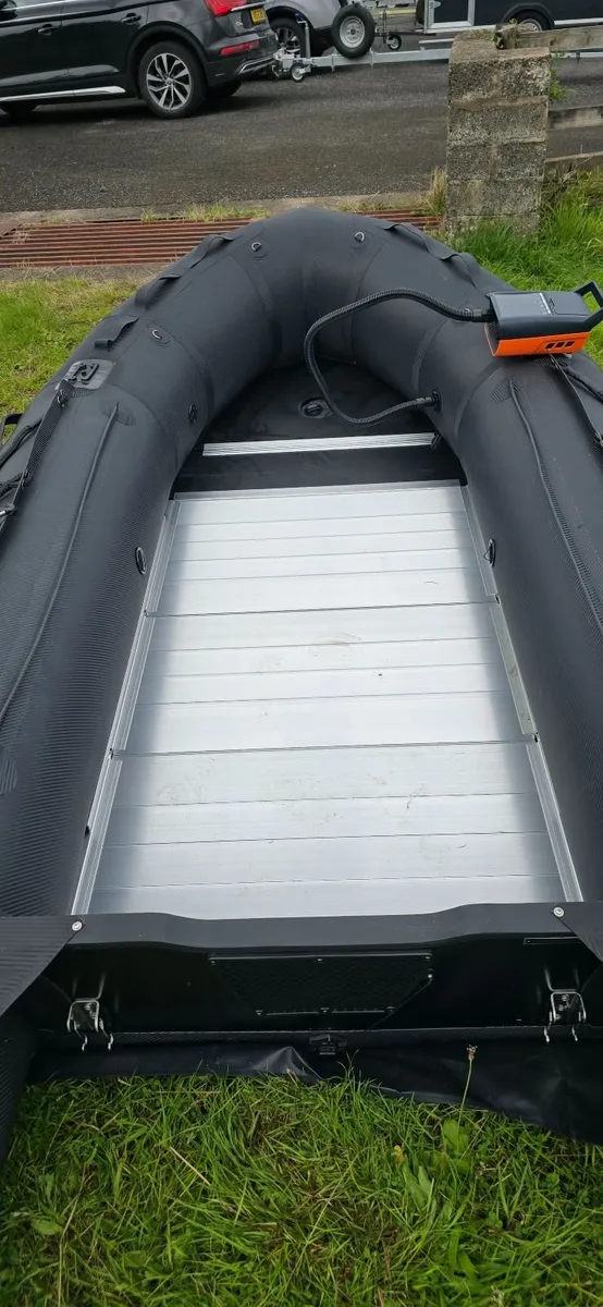 Inflatable boat 3.60m - Image 1