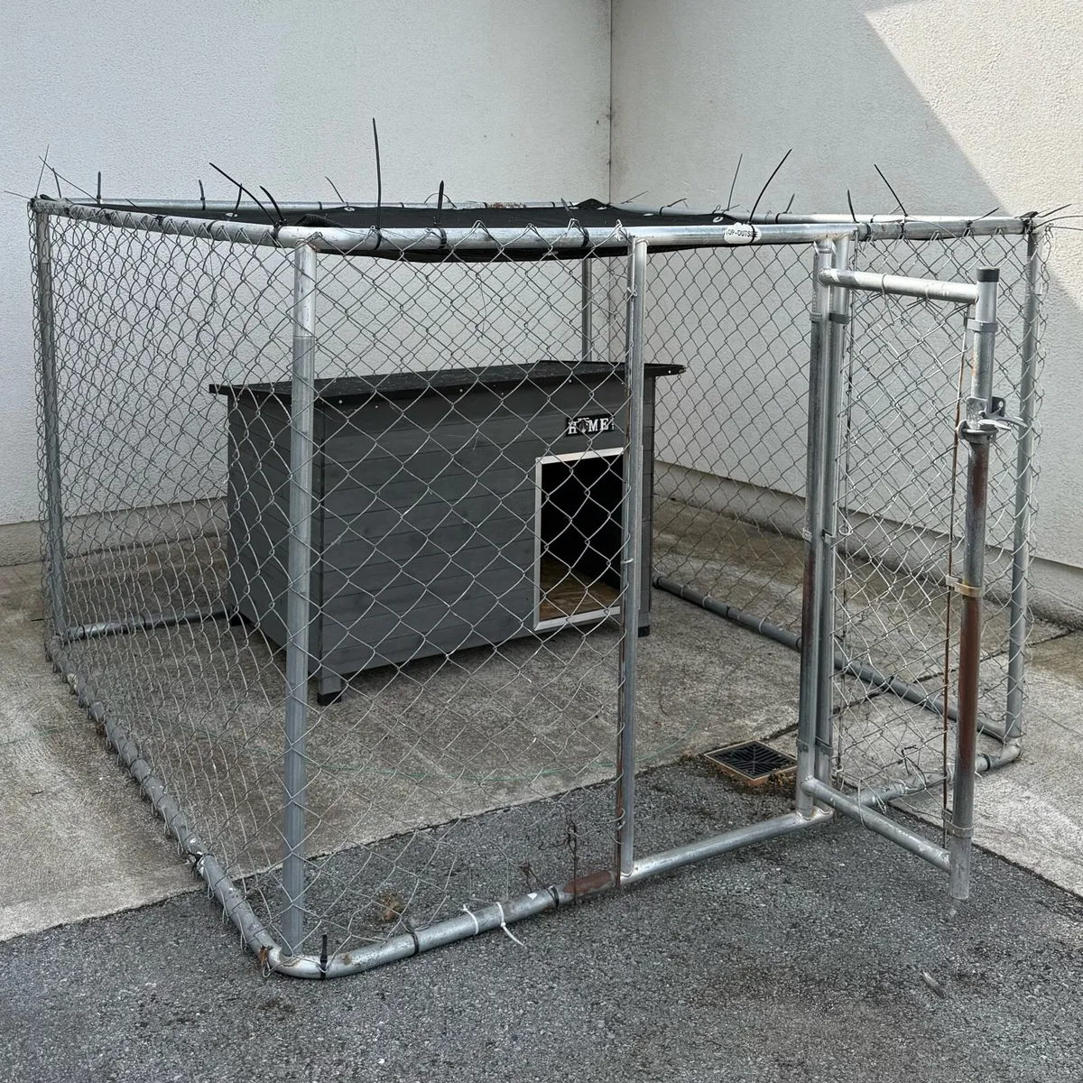 Dog kennel and Dog run - Image 1