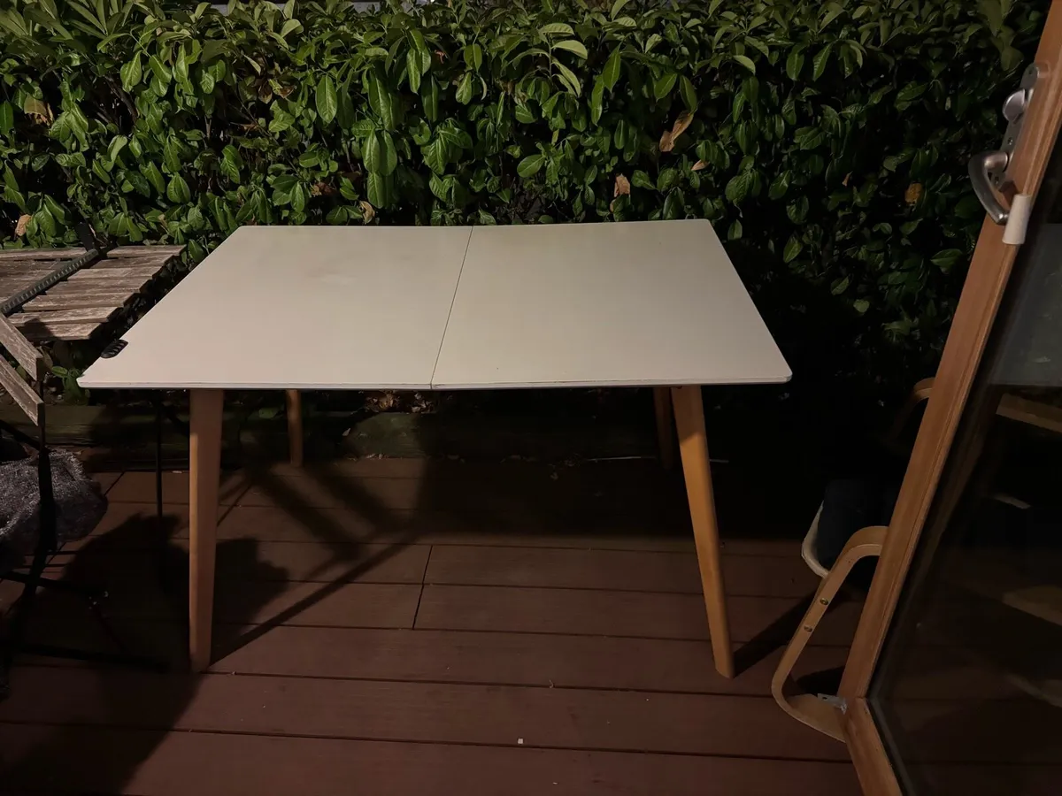 Extendable table - Image 1