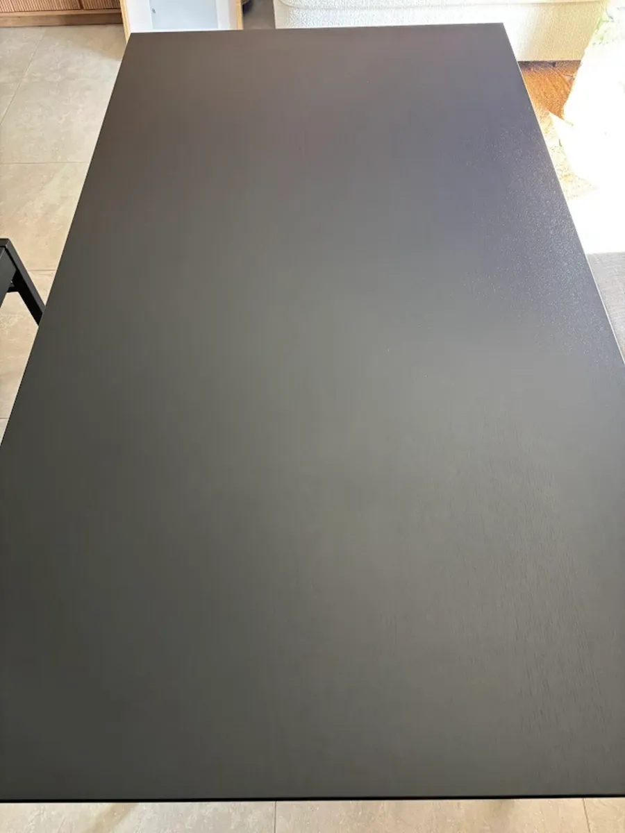Table and Chairs - Image 4