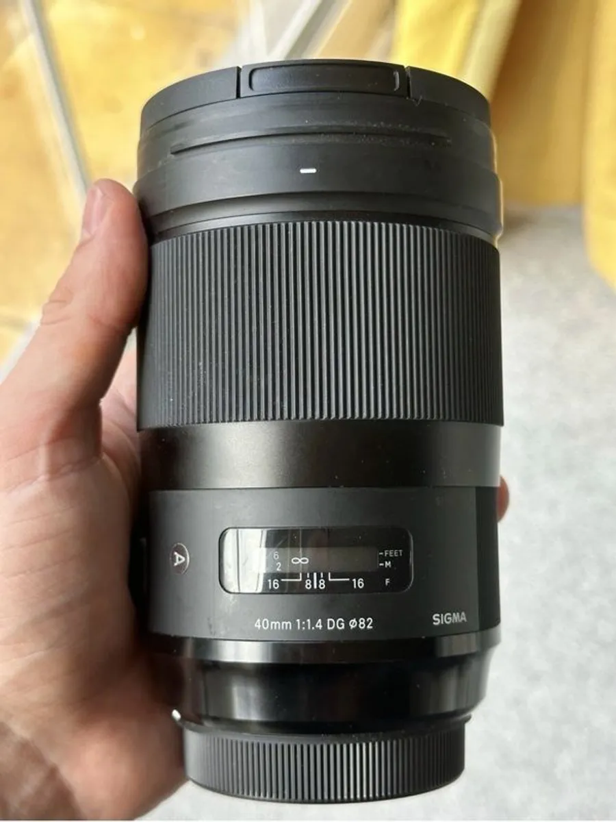 Sigma Art 40mm Fl.4 DG HSM Canon EF Mount Cine Lens - Black - Image 3
