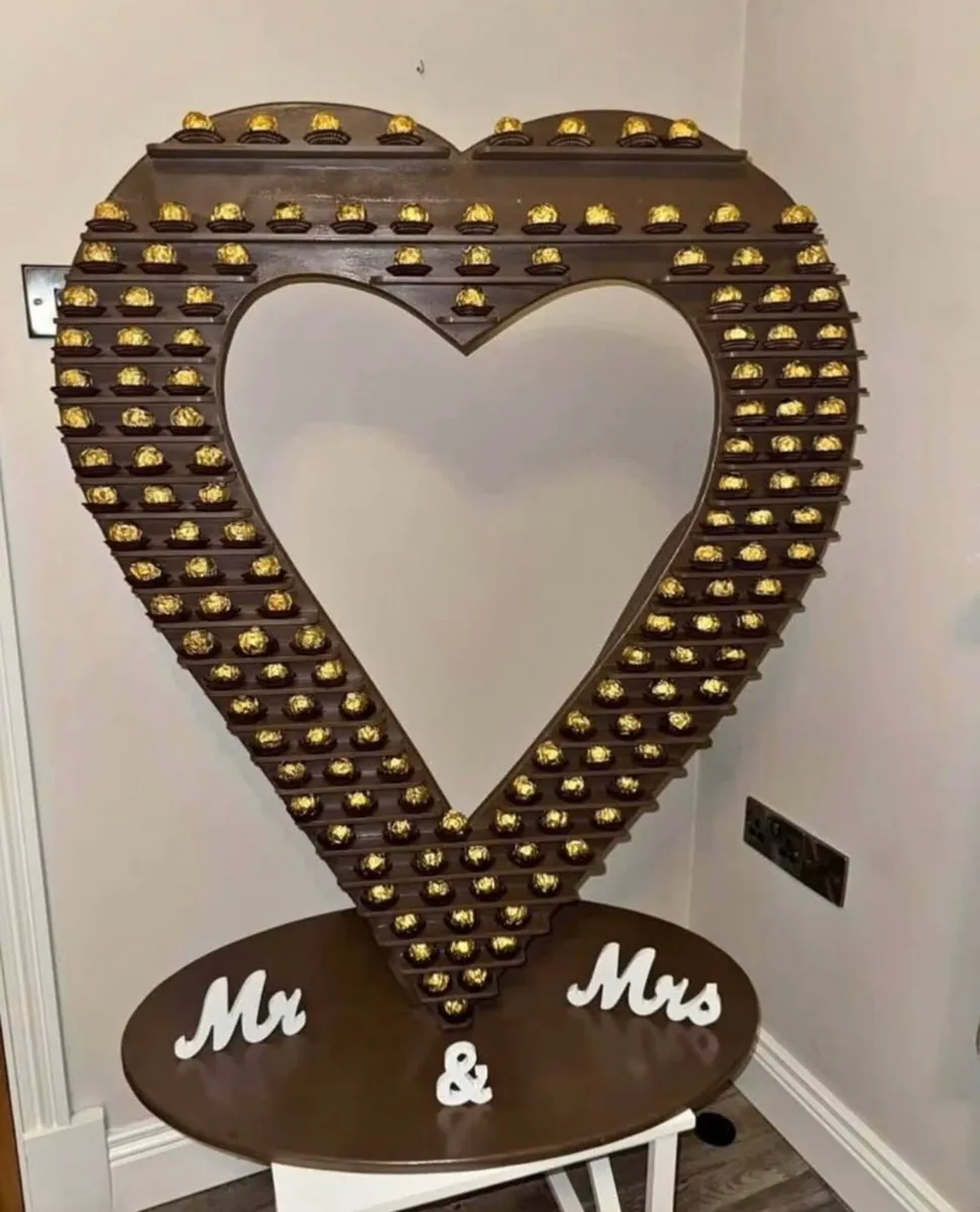 Chocolate love stand