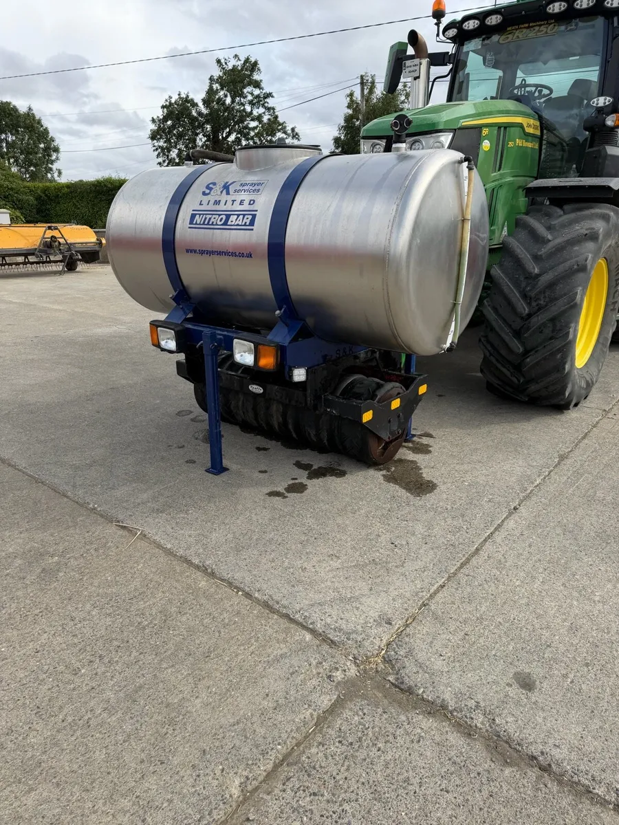 Front fertiliser tank - Image 1